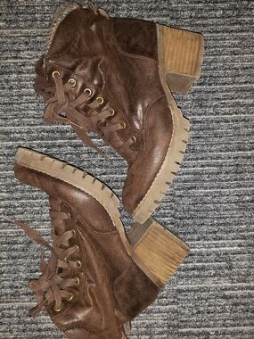Brown Lace-Up Chunky Heel Ankle Boots - Women